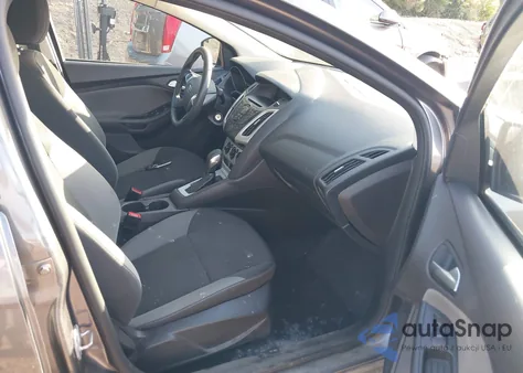 2014 Ford Focus Se z USA, uszkodzony, nr VIN 1FADP3F21EL136639